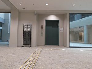 エレベーターの写真